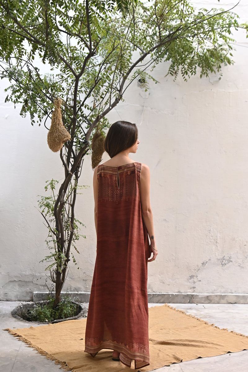 100% Crepe Silk Leah Dress from Savannah Collection by the White Raven Women Clothing