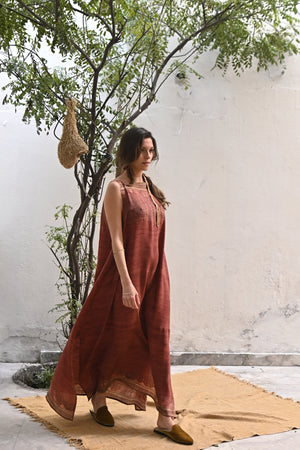 100% Crepe Silk Leah Dress from Savannah Collection by the White Raven Women Clothing