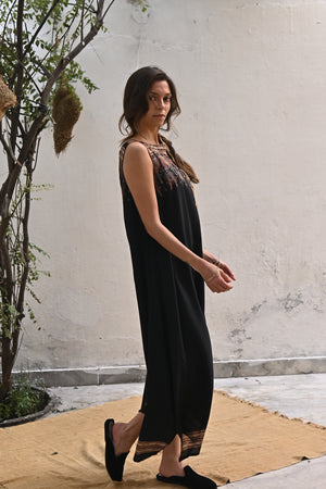 100% Crepe Silk Leah Dress from Savannah Collection by the White Raven Women Clothing